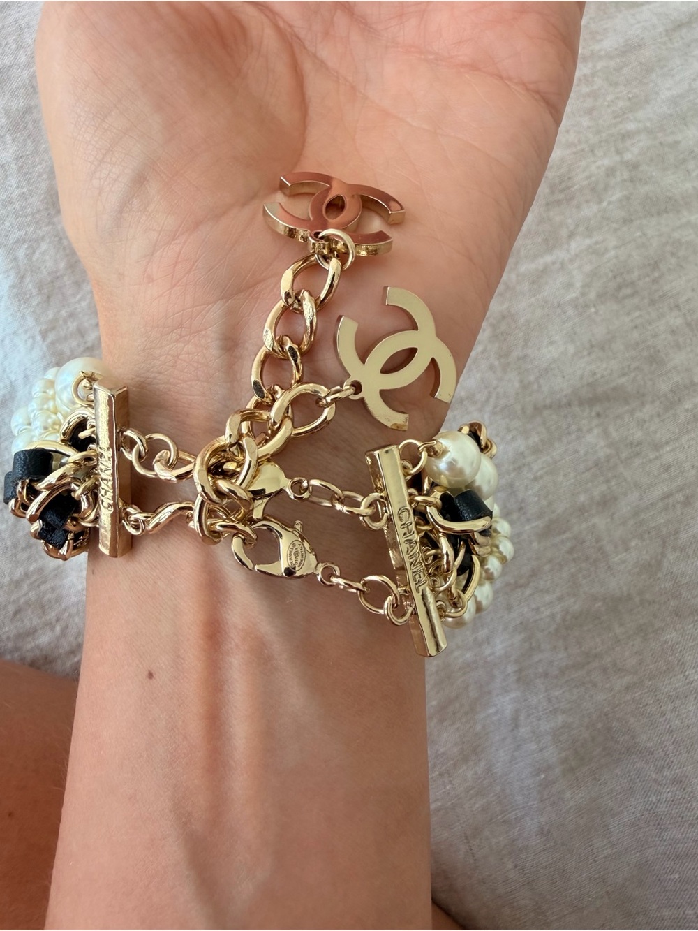 ✨CHANEL Gold, Black & Pearl Braided Logo Bracelet🖤 - Picture 11 of 12